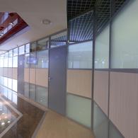 Глухие двери.