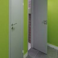 Глухие двери.