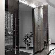 Маятниковые двери.