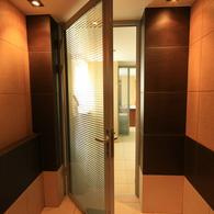 Двери с жалюзи.